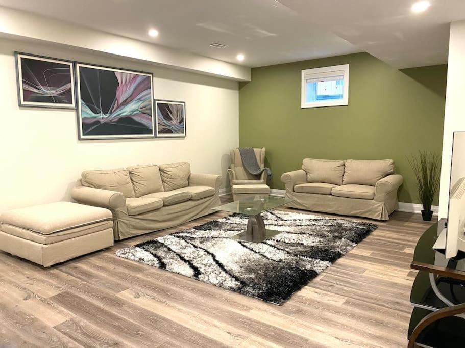 Beautiful Walk Out Basement Apartment In Pickering Near Beach Zewnętrze zdjęcie